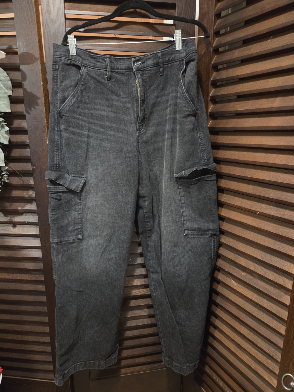 Jessica Simpson Charcoal Wide-Leg Cargo Jeans
